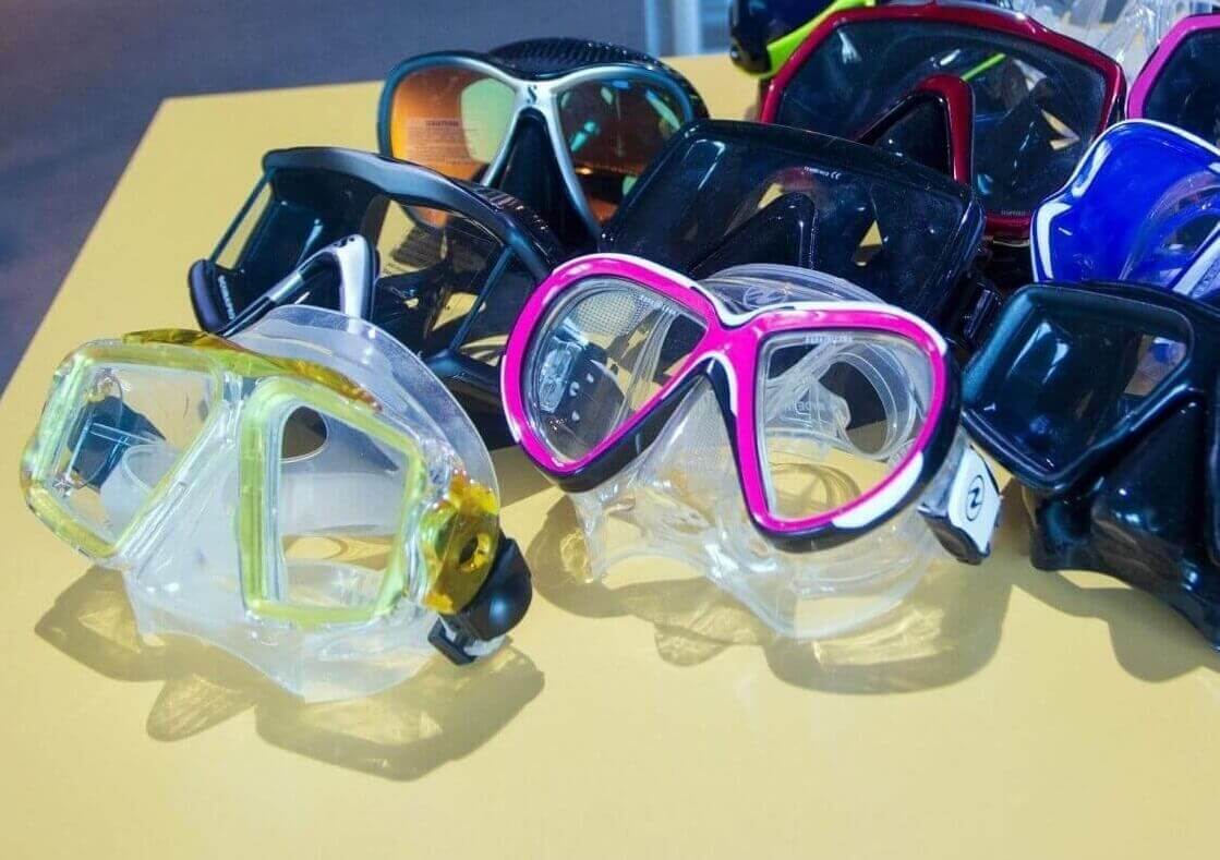 scuba diving masks